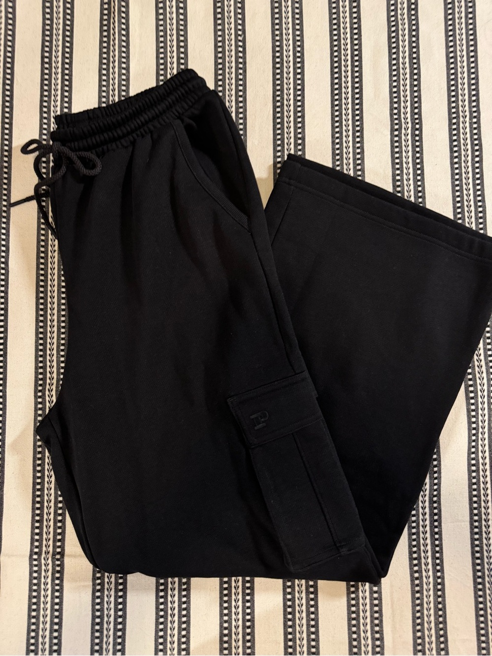 PINK Victoria's Secret Black Wide-Leg Cargo Athleisure Sweatpants, M, NWT